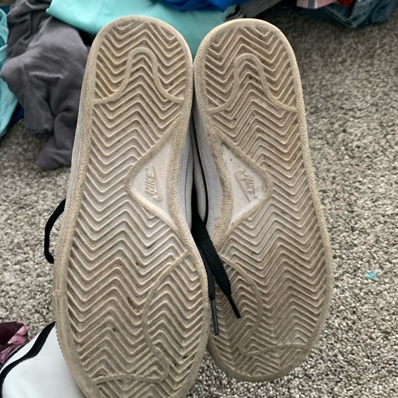 Nike sneakers - Picture 4 of 5